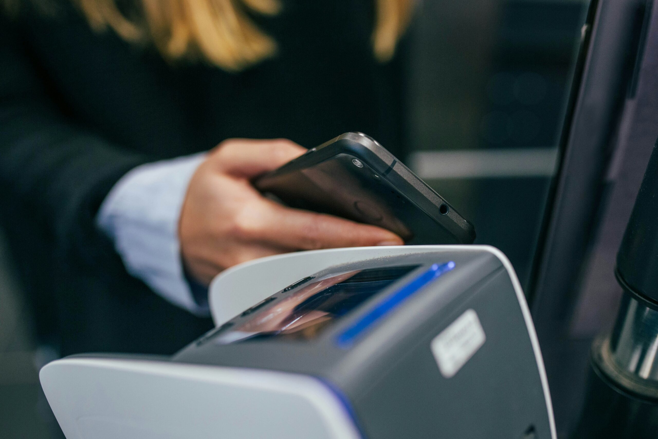 Read more about the article Apple Pay vs Venmo 2024 – Which is the Best Mobile Payment Solution?